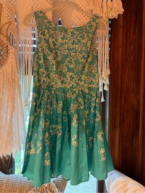 LC Laura Conrad teal floral fit & flare dress pleated sz 12 fun & flirty